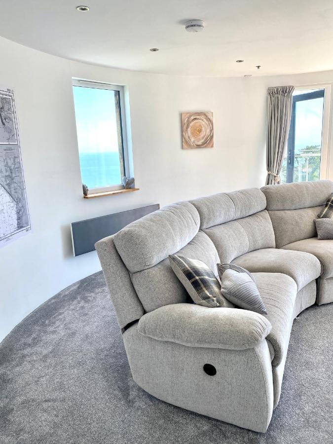 One Of The Best Properties In Lyme! Breathtaking Views Across The Whole Bay. 3 Stories With 2 Tier Veranda Around The Property. Sleeps 6 ليم ريجيس المظهر الخارجي الصورة