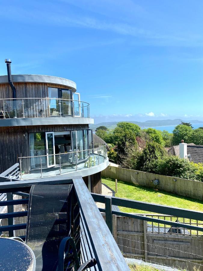One Of The Best Properties In Lyme! Breathtaking Views Across The Whole Bay. 3 Stories With 2 Tier Veranda Around The Property. Sleeps 6 ليم ريجيس المظهر الخارجي الصورة