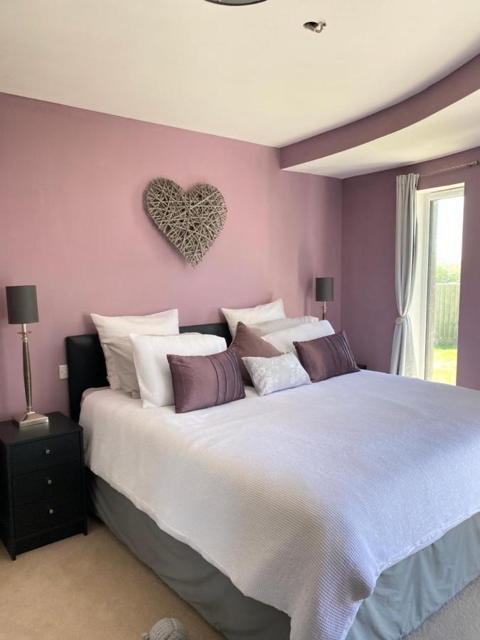 One Of The Best Properties In Lyme! Breathtaking Views Across The Whole Bay. 3 Stories With 2 Tier Veranda Around The Property. Sleeps 6 ليم ريجيس المظهر الخارجي الصورة