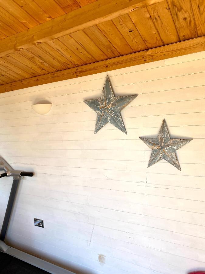 One Of The Best Properties In Lyme! Breathtaking Views Across The Whole Bay. 3 Stories With 2 Tier Veranda Around The Property. Sleeps 6 ليم ريجيس المظهر الخارجي الصورة